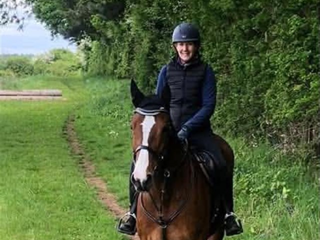 Sarah Childs riding a horse